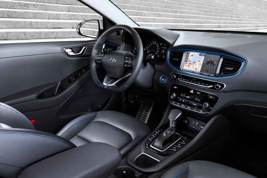 Интерьер Hyundai IONIQ hybrid (AE) 2016 года  (WW) (фото 32 из 38)